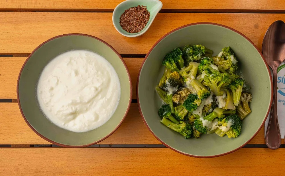 Sütlü Peynirli Brokoli (süt, peynir, keten tohumu ve yoğurt ile)(v,g,k,yl) 