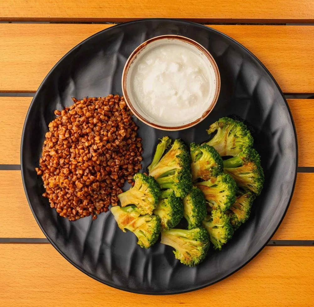 Karabuğday Menü (Greçka pilavı, brokoli, yoğurt) (g,v,yl) 