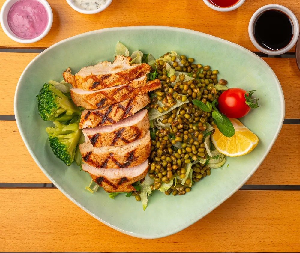 Hindi bonfileli, maş fasulyeli salata (yp,yl,g)  