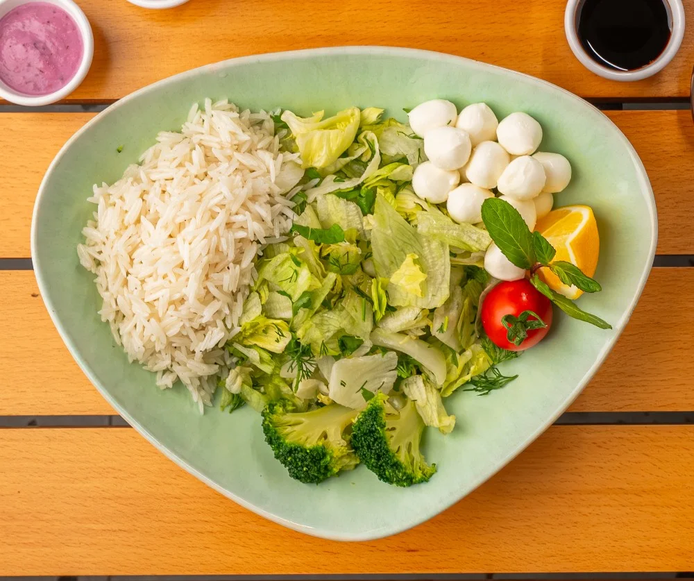 Basmati, peynirli salata (yl,v,g) 