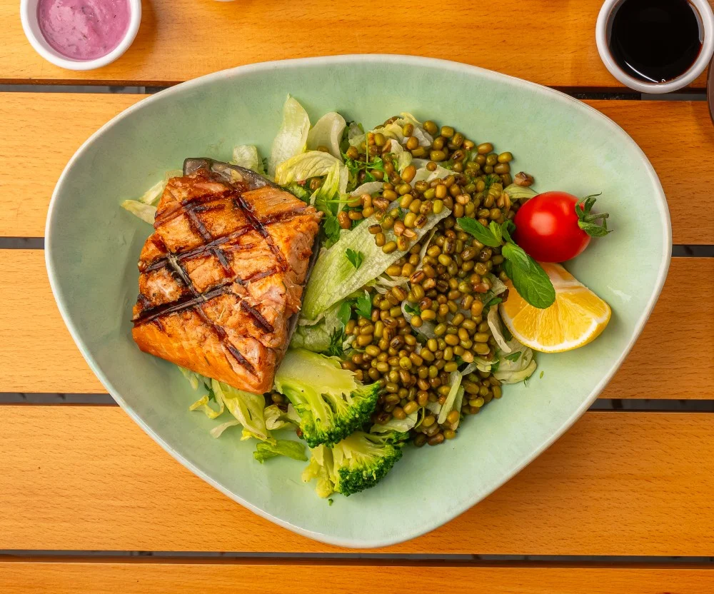  Somonlu, maş fasulyeli salata  (yp,yl,g) 