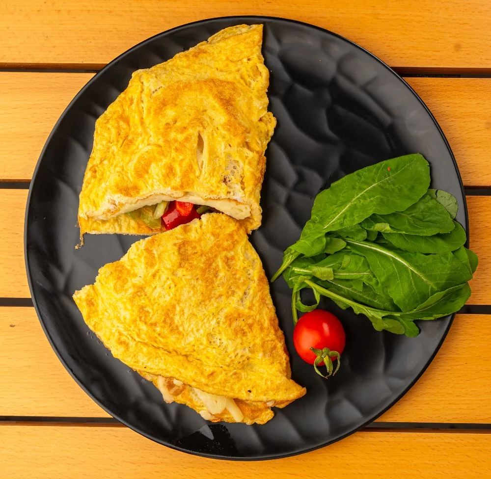 Sebzeli peynirli omlet (v,g,k) 