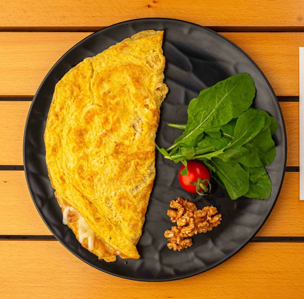 Cevizli, peynirli omlet (k,g,v,yp)  